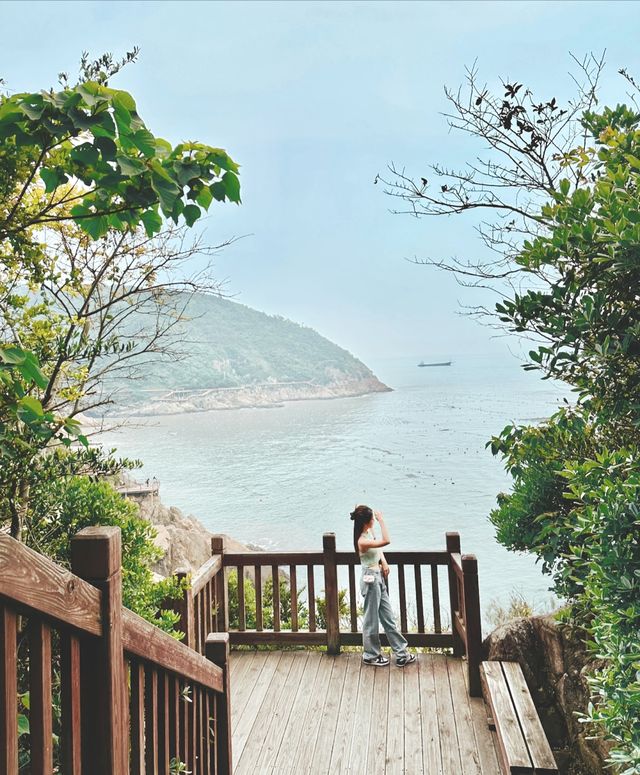 This is probably the most beautiful seaside plank road in Wenzhou...