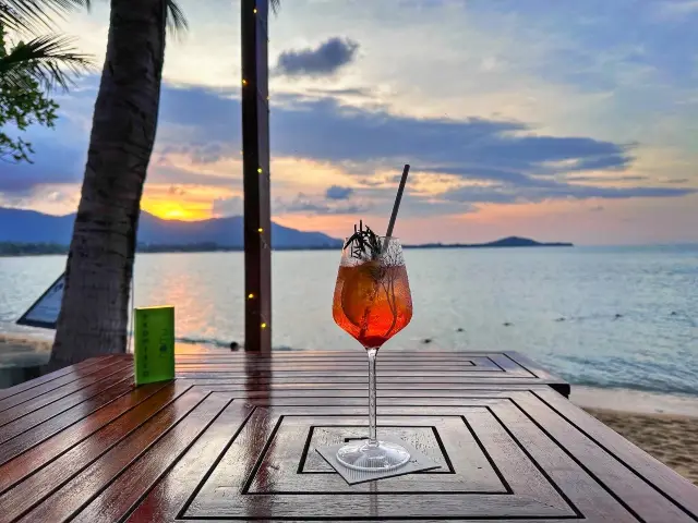 Stay at W Hotel in Koh Samui and don't miss out on the delicious food and drinks at SIP Beach Bar!