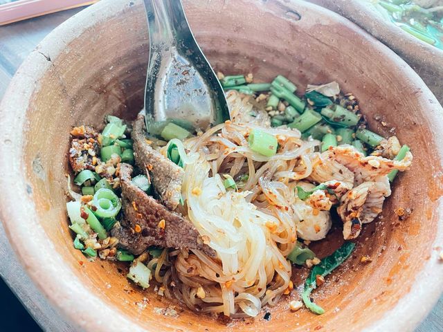 เที่ยววัดไทรใหญ่เลาะตลาดน้ำไทรน้อย ใกล้บ้านใหม่😌