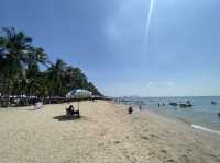 Bangsan Beach หาดบางแสน ชลบุรี