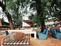 นั่งชิวริมทะเล ชมพระอาทิตย์ตกที่ The Glass House 