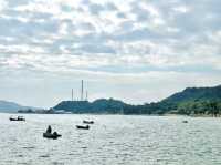 ร้านอาหารริมทะเล บรรยากาศดีมาก ! 