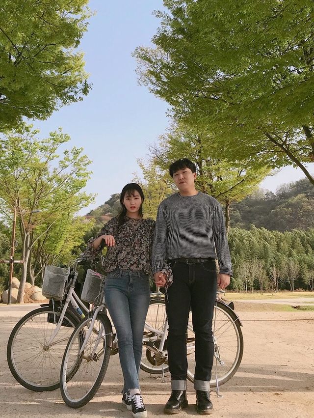 벚꽃 나무 아래 자전거 타기 좋은 "태화강 국가정원"