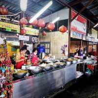 Famous Maeklong Station