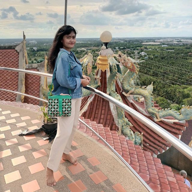Wat Samphran 🐉🐲
The Dragon Temple, Thailand