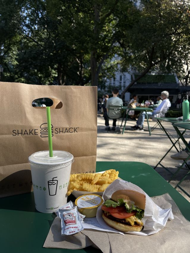 뉴욕 공원에서 즐기는 쉑쉑버거 본점의 맛😋