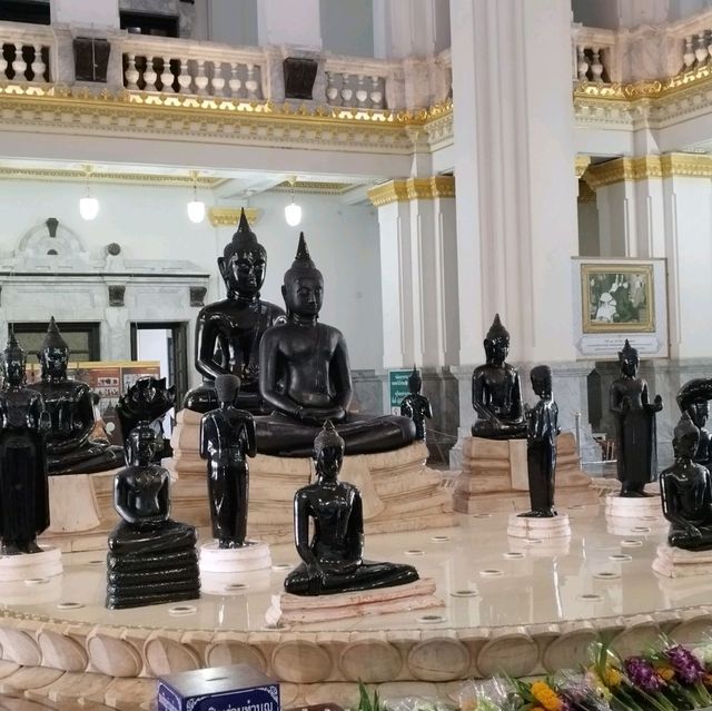 นมัสการหลวงพ่อโสธร เวอร์ชั่นพิเศษลงรักสีดำ 