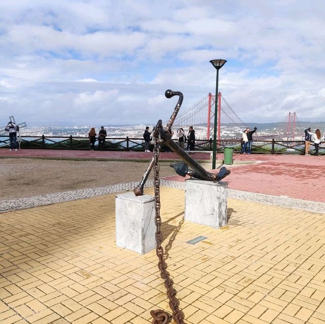 Jesus overlooking the city of Lisbon