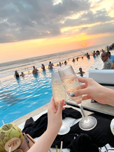 단연코 발리의 핫플은 이 곳! 비치클럽 하나만 가려면 여기에요 Finns Beach Club 핀스비치클럽 | 트립닷컴 발리 트래블로그