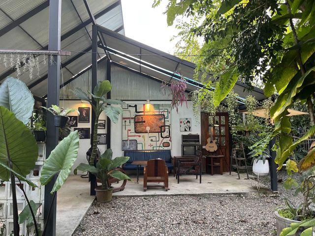 เจริญบาร์ coffee&cocktail เชียงดาว