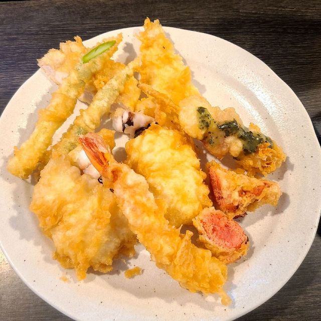これが噂の床捨てスタイル【天ぷら大吉 なんばこめじるし店】⭐