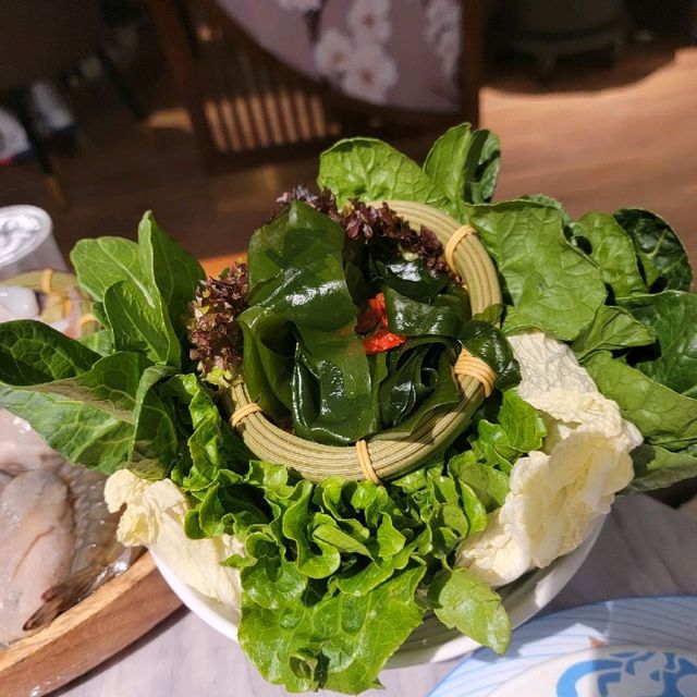 一站式品嚐台式小食+刺身+雞煲+藥膳火煱，任飲任食挑戰大胃王😂