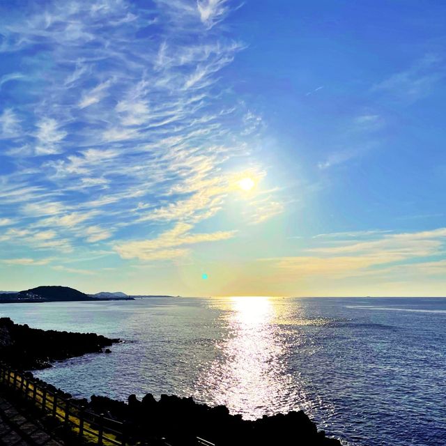 📸 제주의 푸른 바다와 하늘을 보며 휴식을, 어영소공원