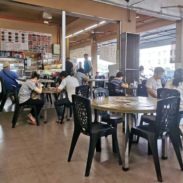 Luak Bay Food Court, Miri