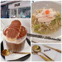 簡約休閒的咖啡店