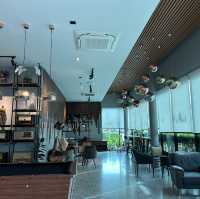 โรงแรมสการ์เลท