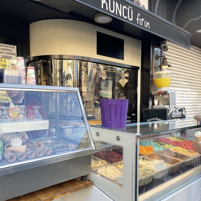 土耳其遊記 Izmir 開24小時的雪糕店 Küncü Fırın Çankaya 