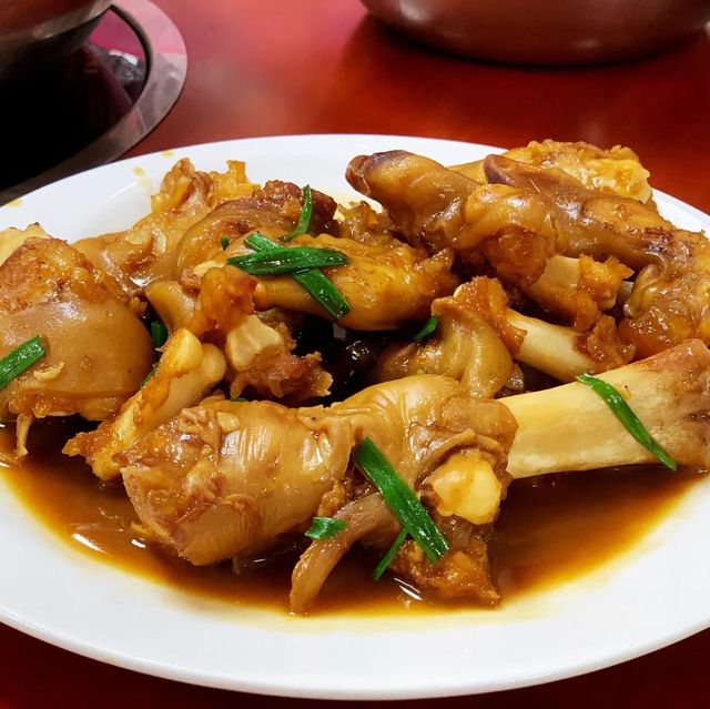 廣西弄拉：品嘗馬山黑山羊宴