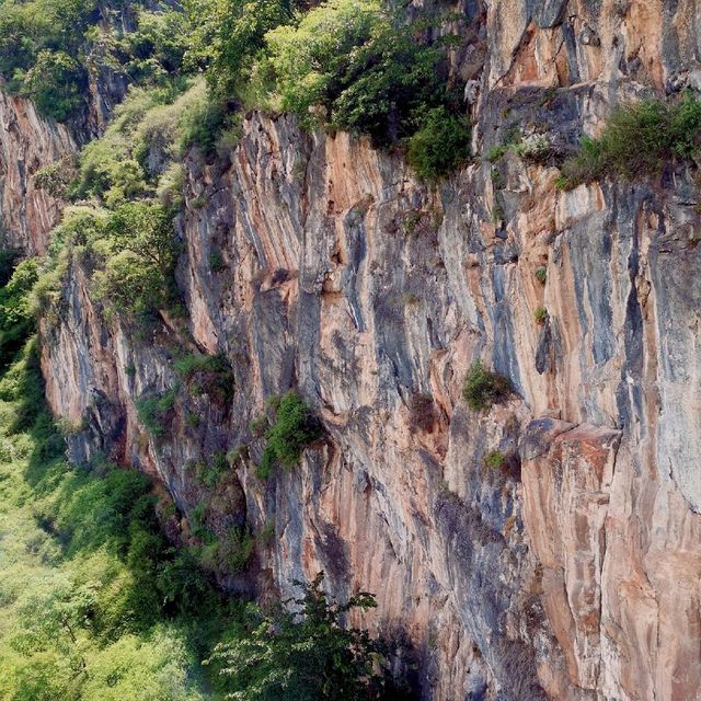 Cablecar over Dianchi Lake
