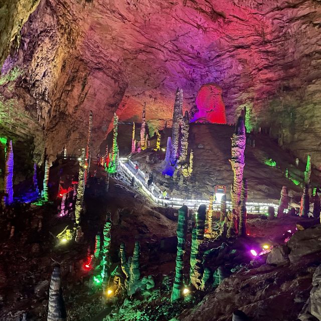 Huanglong Cave