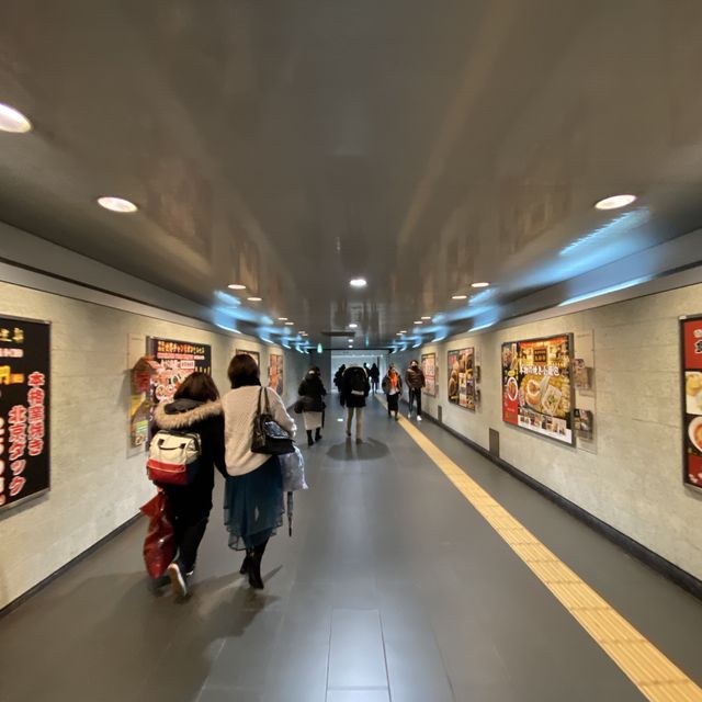 中華街から元町・中華街駅に続く地下通路