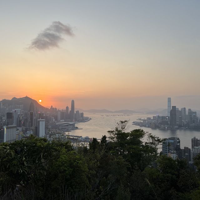 簡單輕鬆30分鐘郊遊路線 - 紅香爐峰 🧡