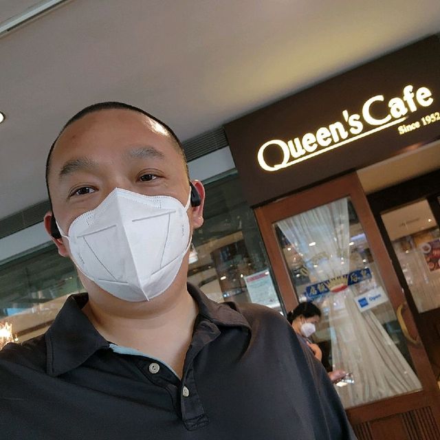 Queen's  Cafe Queen's  Cafe
