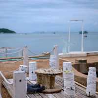 ที่พักสวยสุดมินิมอลริมทะเลเกาะล้าน 〰️
