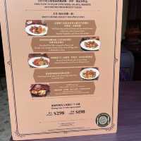 迪士尼食嘢，唔使排隊，有乜好選擇，大冒險家餐廳