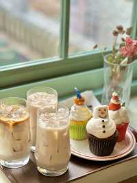 아직 크리스마스 느낌 가득한 포스터리베이커🧁