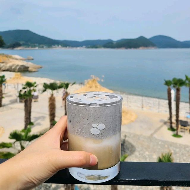 오션뷰가 한 눈에 펼쳐지는 거제카페 "글래씨스"