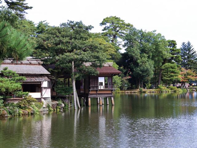 日本三大名園~兼六園｜金澤必訪景點｜金澤名勝古蹟｜拍照打卡感受傳統日式氛圍