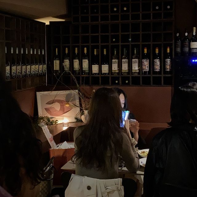 경복궁 근처에 이런 우아한 와인바가.?! “심퍼티쿠시 경복궁점”