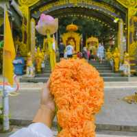 บินมาเพื่อเที่ยวผับแวะเข้าวัดก่อนได้นะ