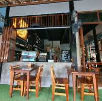 Bloom Cafe And Hostel Lipe (บลูมคาเฟ่แอนด์โฮสเทล) 