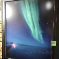 不用飛看著極光攝影展
