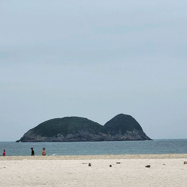香港最美海岸景點之一，鹹田灣😍