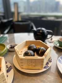 飽覽維港景色 享受特色中菜
