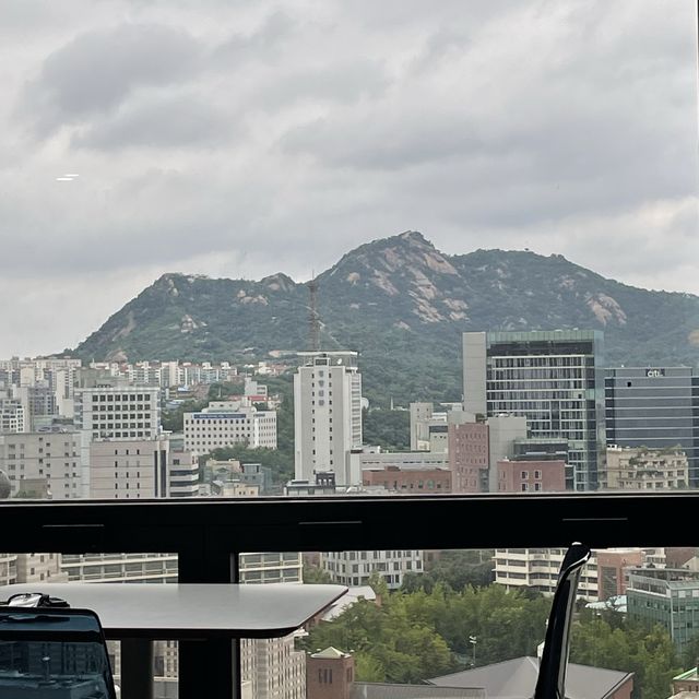 [서울 도심이 한눈에 보이는 17층 ‘커피앤시가렛’]