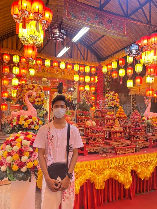 ไหว้พระขอพรศาลเจ้าจุ้ยตุ่ย