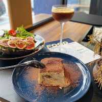 佐敦深藍色工業風cafe