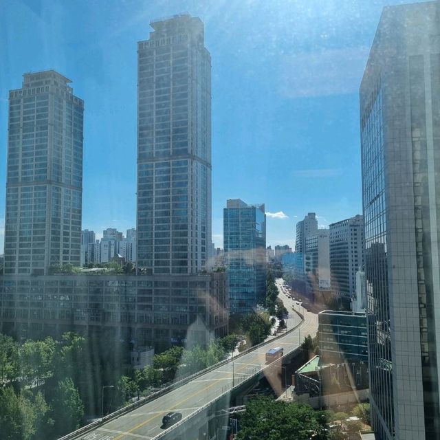도심호캉스 햄볶고 왔어요