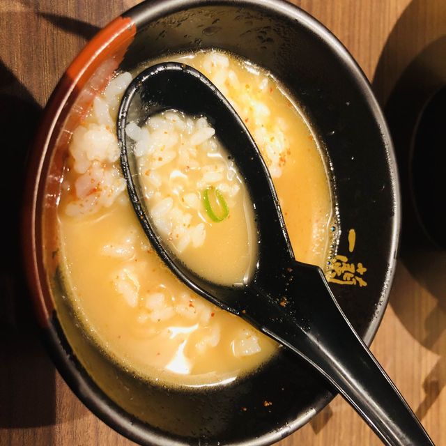 "一蘭拉麵。好味尤其他的辣粉"