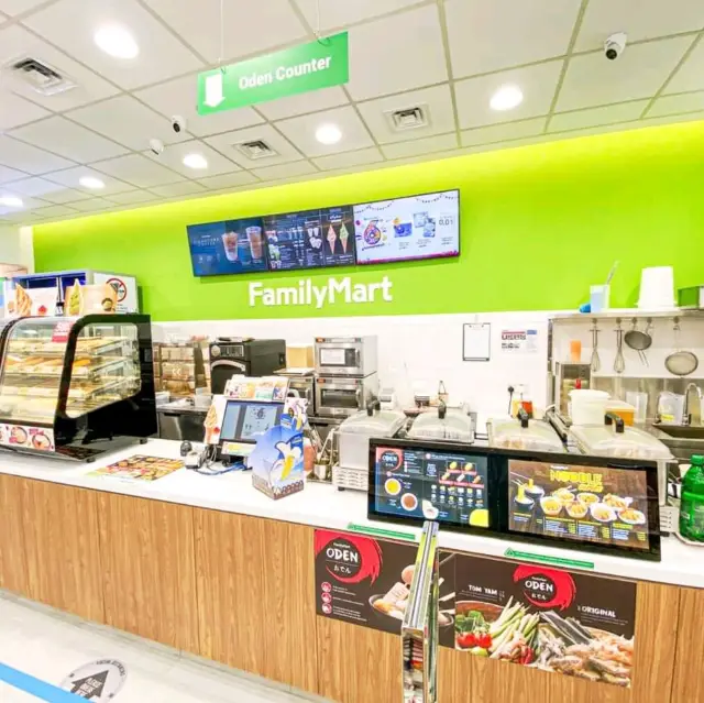 Japanese convenience store @ Familymart 🍜