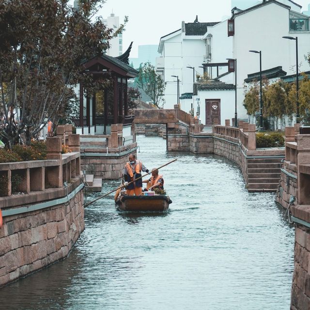 The Venice of the East 🛶 🏮