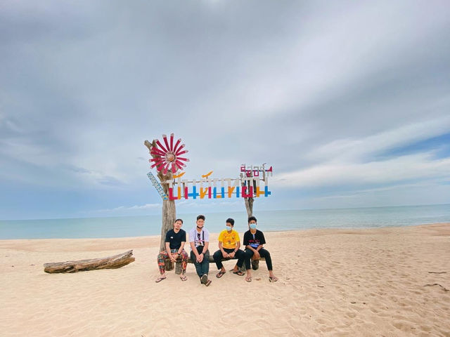 บ้านทอน ทะเลสวยเมืองนราธิวาส