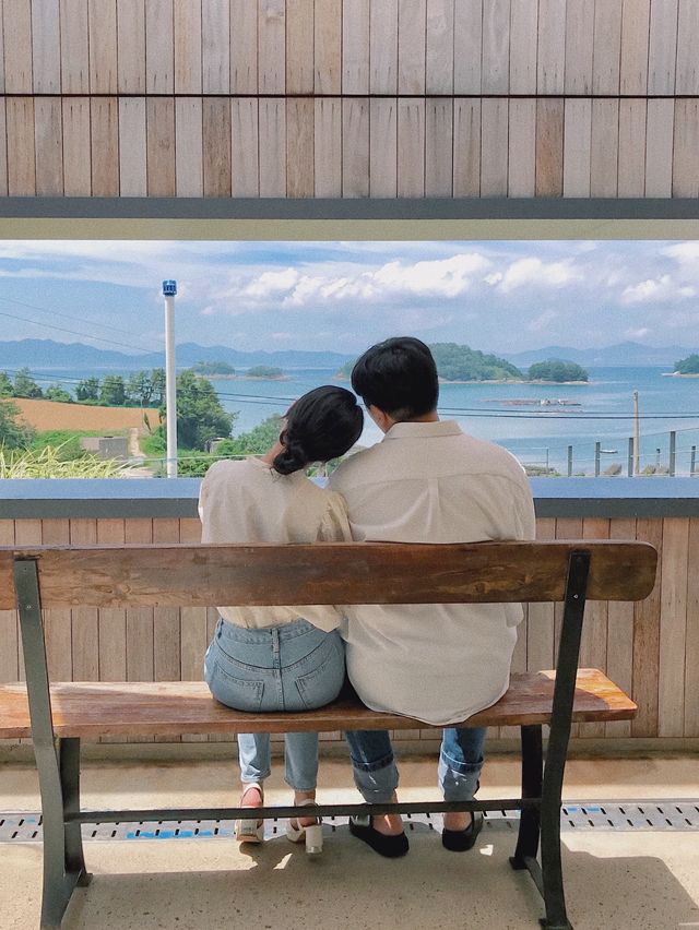 동남아 여행 온 것 같은, 여수 카페 "비스토니"