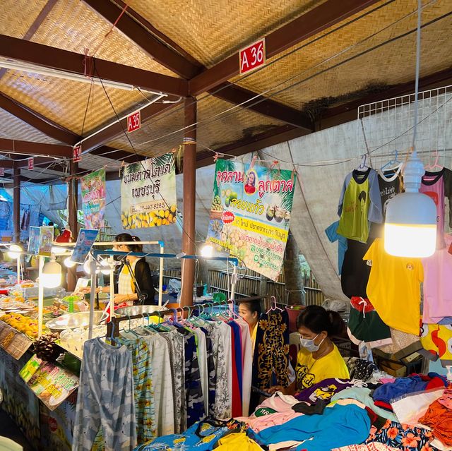 ตลาดเอ๋ย ตลาดน้ำ “บางน้ำผึ้ง”