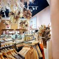 Shopping this fall at Plaza Singapura