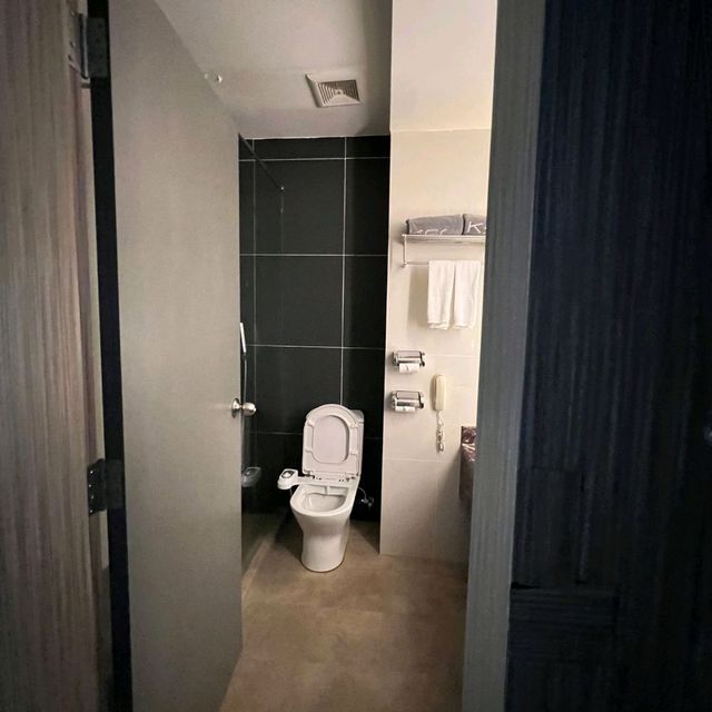 Newly Renovated Ksl Triple Room